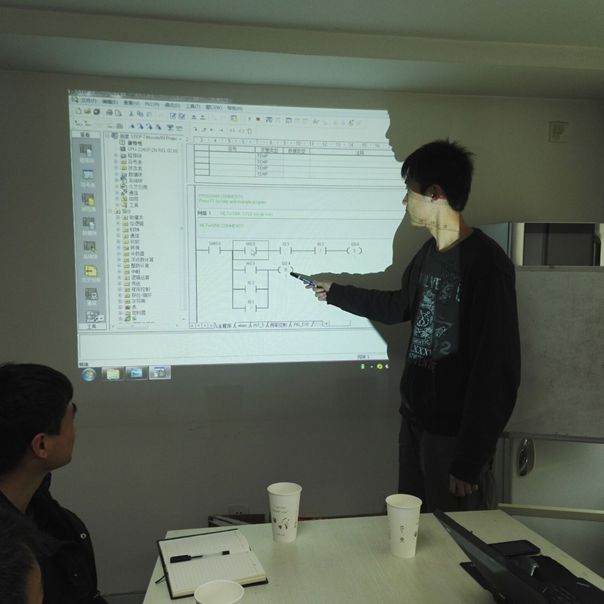 我公司組織內(nèi)部員工PLC培訓(xùn)